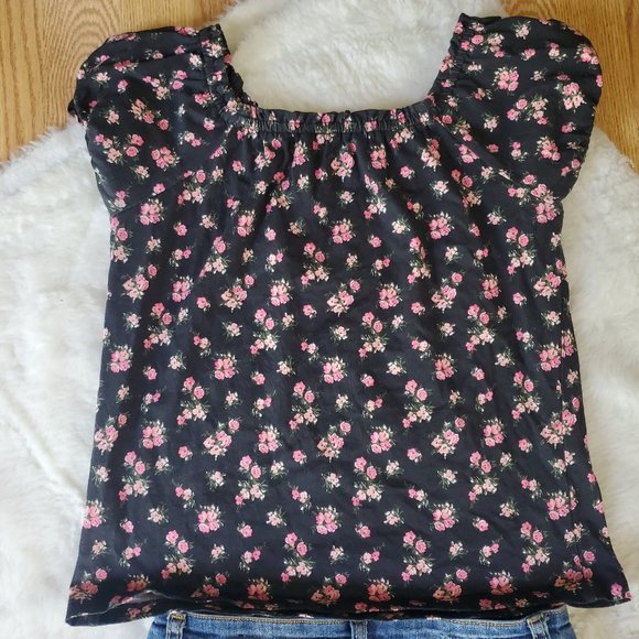 VIGOSS and THE CHILDREN PLACE JEAN SHORTS and FLORAL PEASANT TOP BUNDLE - Picture 6 of 7